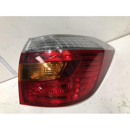 Toyota KLUGER Right Taillight GSU40-GSU45 05/07-07/10