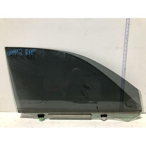 Toyota KLUGER Right Front Door Window Glass GSU40-GSU45 05/07-02/14