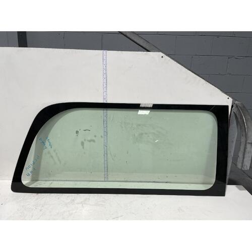 Toyota Hiace Right Side Front Glass KDH223 03/2005-04/2019