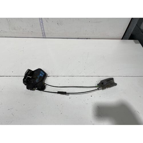 Toyota Hilux Right Rear Door Lock Mechanism TGN/KUN/GGN## 03/2005-08/2015