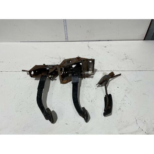 Nissan Pintara Accelerator / Brake / Clutch Pedals R31 06/1986-10/1990