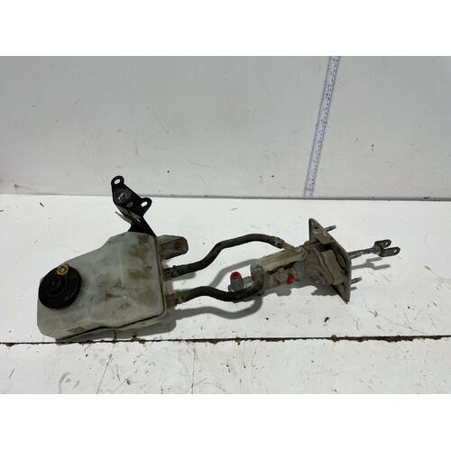 Toyota Prius Master Cylinder with Reservoir NHW20 10/2003-04/2009