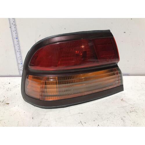 Nissan MAXIMA Left Taillight A32 09/97-11/99