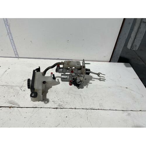 Toyota Camry Master Cylinder with Master Cylinder Reservoir AHV40 06/06-11/11