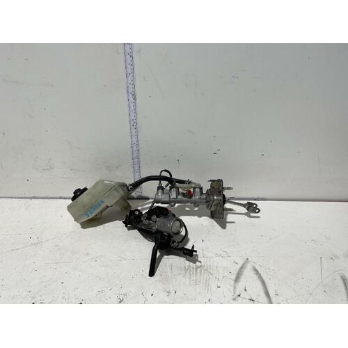 Toyota Prius Master Cylinder with Reservoir NHW20R 10/03-04/09