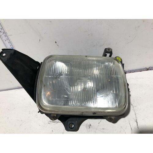 Toyota HIACE Left Headlight RZH103 10/98-12/04