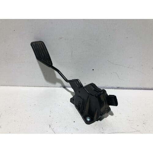 Toyota YARIS Pedal NCP93 Accelerator 10/05-12/16