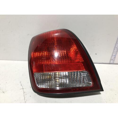 Hyundai GRANDEUR Left Taillight XG 10/99-12/02