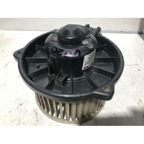 Toyota HILUX Heater Fan Motor KUN26 10/08-08/15