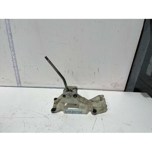 Toyota RAV4 Gear Shifter ACA23 07/2000-10/2005