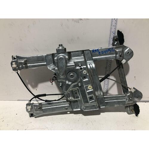 Mitsubishi 380 Right Front Window Reg/Motor DB Electric 09/05-03/08