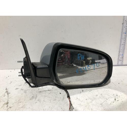 Mitsubishi 380 Right Door Mirror DB Electric 09/05-03/08