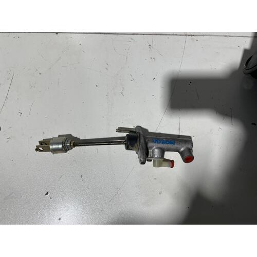 Toyota Hiace Clutch Master Cylinder SBV RCH12 10/1995-02/2004