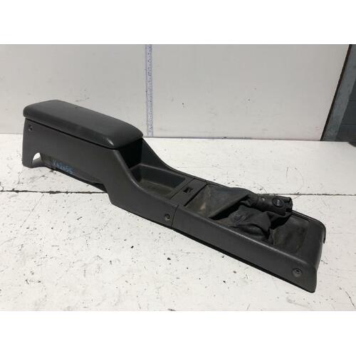 Toyota HILUX Console SR5 Manual 10/88-09/97 