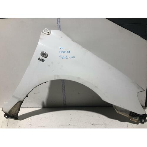 Toyota Corolla Right Guard ZZE122 12/01-04/04