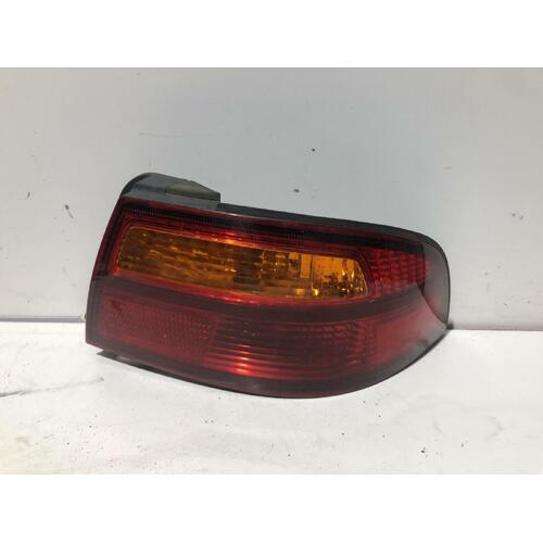 Toyota Avalon Right Tail Light MCX10 07/2000-09/2003