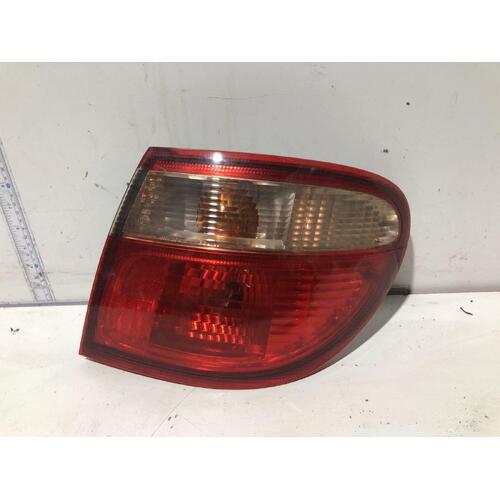 Nissan PULSAR Right Taillight N16 SI Sedan 07/00-07/03