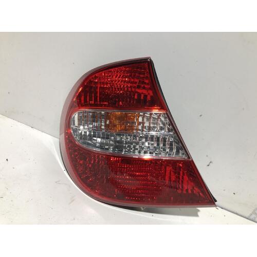 Toyota Camry Left Tail Light SK36 08/02-09/04