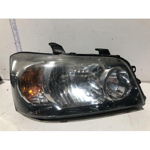 Toyota KLUGER Right Headlight MCU28 01/01-04/07