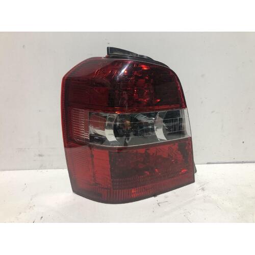 Toyota KLUGER Left Taillight MCU28 01/01-04/07 Grande