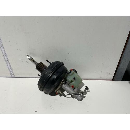 Toyota Hilux Brake Booster with Master Cylinder RZN149 09/97-03/05