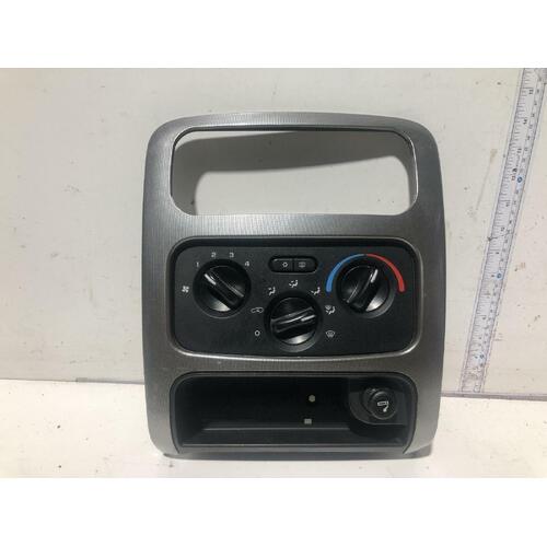 Jeep CHEROKEE Heater & A/C Controls KJ 11/04-11/07 P/N IB1C300201