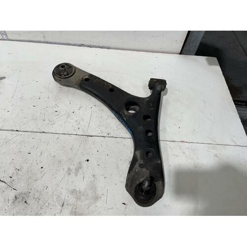 Toyota Avensis Right Front Lower Control Arm ACM21 12/2001-12/2010