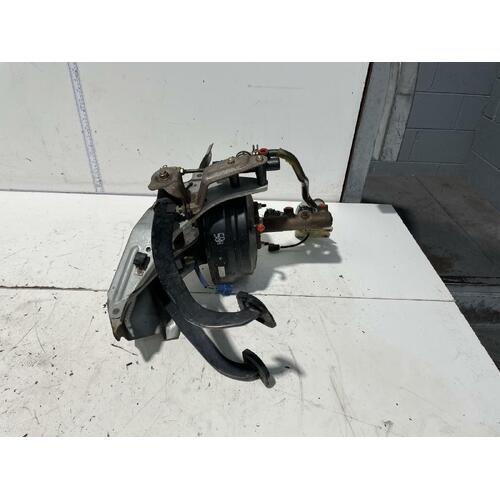 Toyota Hiace Brake Booster Assembly RZH125 10/1989-12/2004