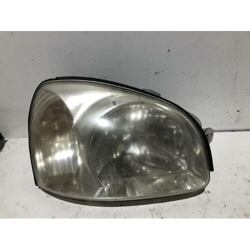 Hyundai SANTA FE Right Headlight SM 11/00-09/03