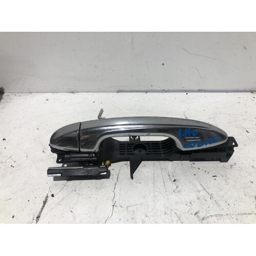 Toyota RAV4 Left Front Outer Door Handle ASA44 12/2012-11/2018