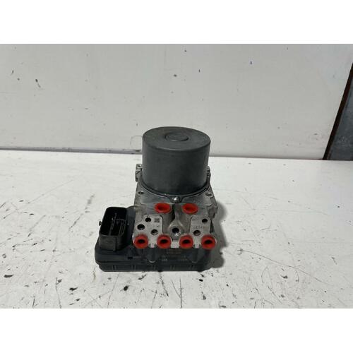 Toyota Kluger ABS Pump / Module GSU55 03/2014-01/2017