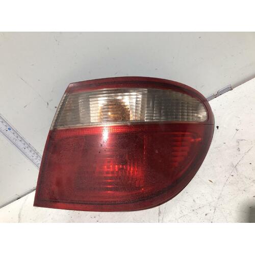 Nissan PULSAR Right Taillight N16 SI Sedan 07/00-07/03