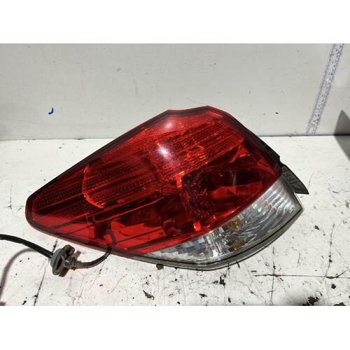 Subaru OUTBACK Left Taillight 5TH GEN 09/09-11/14