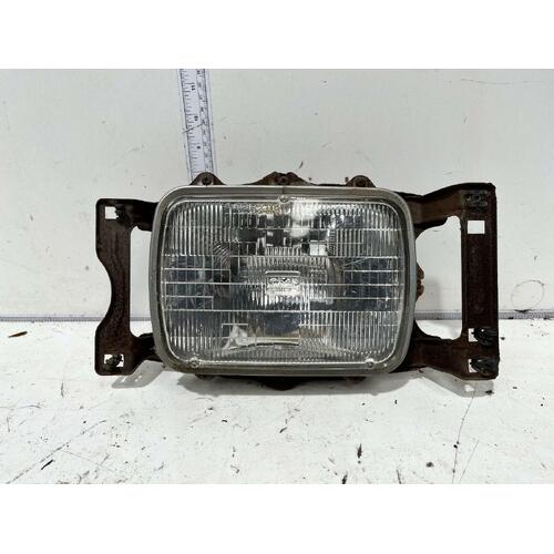 Toyota COROLLA Right Headlight KE70 10/81-10/83