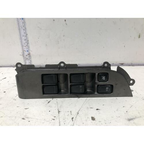 Nissan XTRAIL Right Front Power Window MASTER Switch T30 10/01-09/07