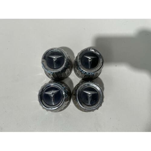 Toyota Corolla Set of 4 Hub Caps KE70 10/1981-10/1983