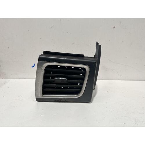 Toyota Kluger Left A/C Vent GSU55 03/2014-02/2021