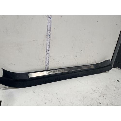 Lexus SC430 Left Body Door Mould UZZ40 10/01-08/10 