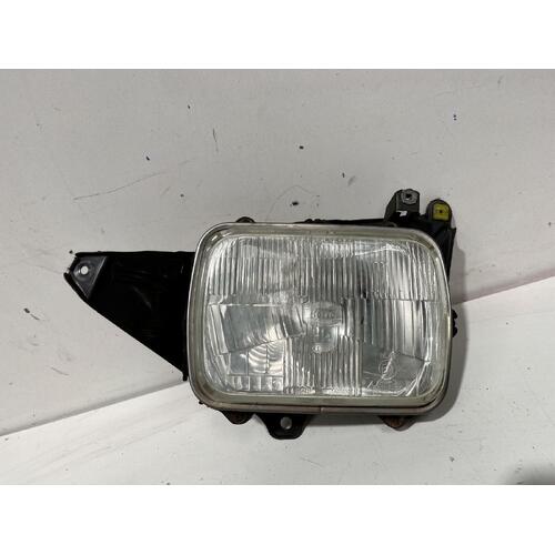 Toyota HIACE Left Headlight RZH125 10/98-12/04