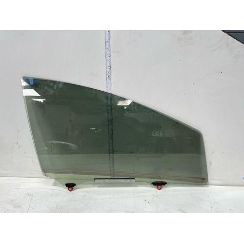 Toyota Prius C Right Front Door Glass NHP10 12/2011-03/2020