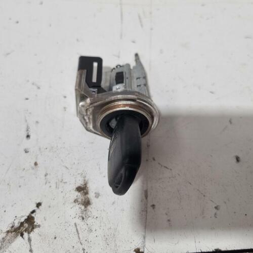 Toyota Hiace Ignition Barrel With Key TRH201R 03/05-04/19