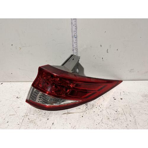 Toyota ESTIMA Right Taillight XR50 Import 09-19