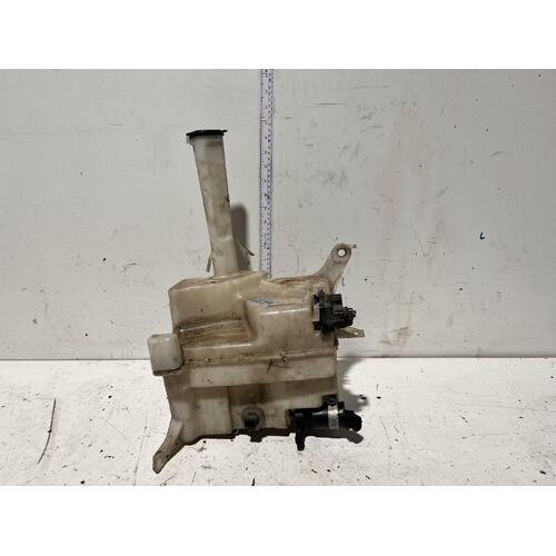 Lexus GS300 Washer Bottle 10/97-12/04