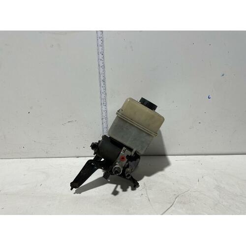 Toyota Landcruiser Height Control Pump Assembly UZJ100 04/1998-10/2007