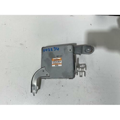 Toyota Landcruiser AHC / Suspension Control Module UZJ100 04/1998-10/2007