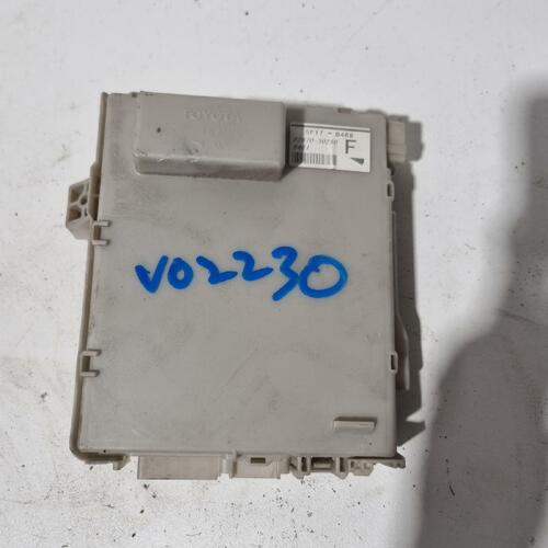 Lexus GS Right Block Asembly Junction 190 SERIES 03/05-12/11