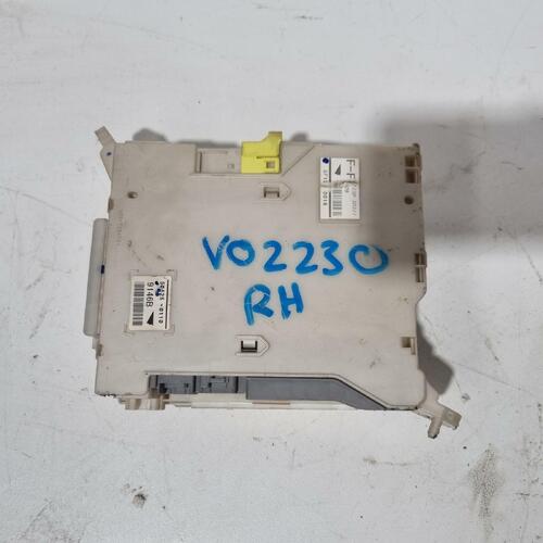 Lexus GS Right Block Assembly Junction Module 190 SERIES 03/05-12/11