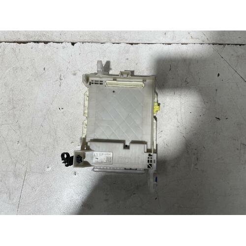 Toyota Yaris Instrument Panel Junction Block Assembly NCP130 10/2011-12/2019