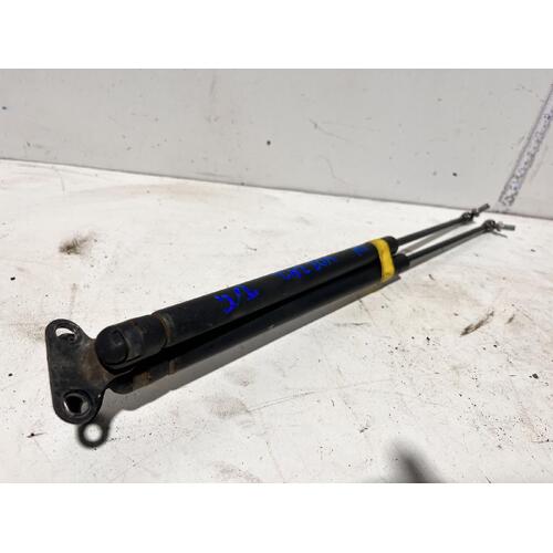 Toyota Landcruiser Tailgate Struts FZJ105 12/1998-10/2007