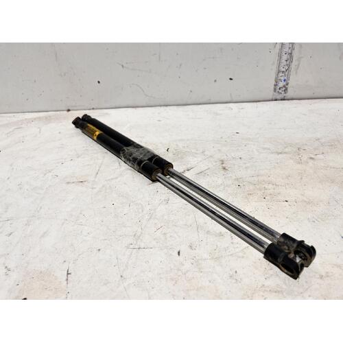 Toyota KLUGER Tailgate Struts GSU40/GSU45 Pair 08/07-02/14 